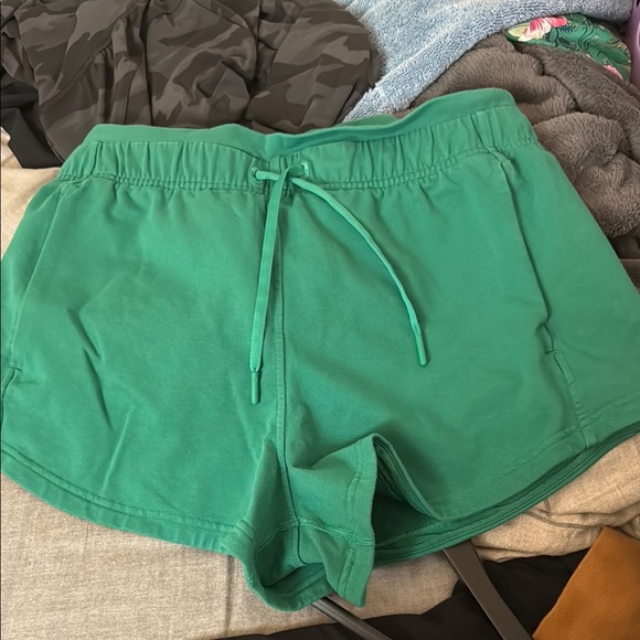 Lululemon Inner Glow High Rise short 3” - Picture 1 of 1